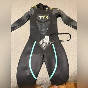 TYR Women’s Hurricane Cat 2 Triathlon Wetsuit
